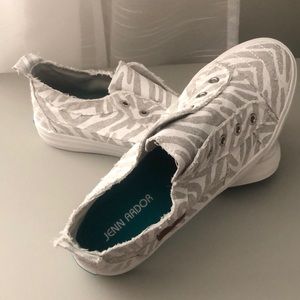 New Jenn Ardor Sport Zebra Slip Ons